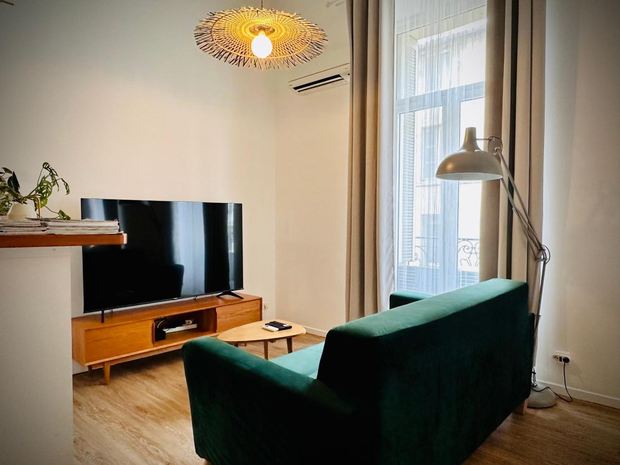 Duplex-Ceiling Height 1,9M-Free Private Parking-Self Check In !! Duplex Climatise-Hauteur Sous Plafond 1,9M-Parking Prive Gratuit-Arrivee Autonome !! 아비뇽 외부 사진
